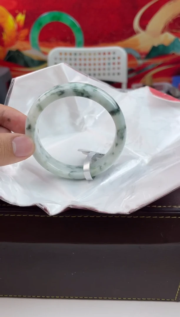 【闪购商品】翡翠手镯未镶嵌14翡翠手镯（微瑕）