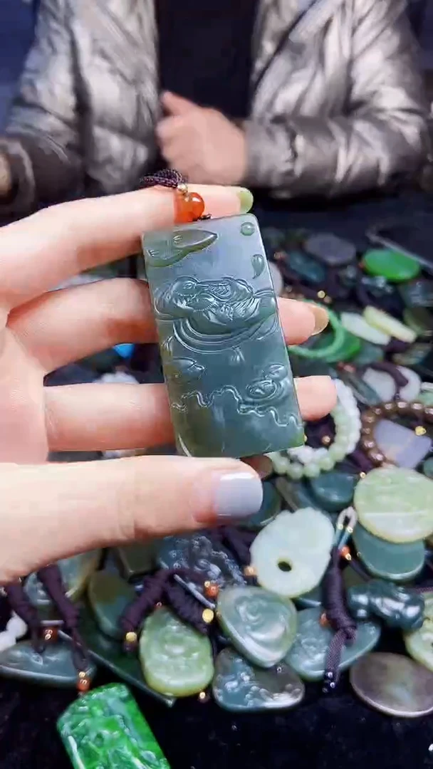 颈饰未镶嵌和田玉1