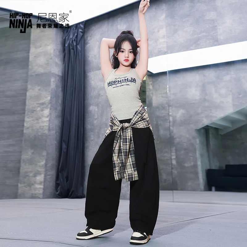 尼恩家儿童街舞表演出服女童短袖背心跳爵士舞复古运动裤套装