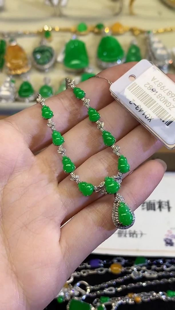 套链18K金镶嵌翡翠SY多样性发其一