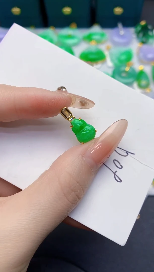 颈饰未镶嵌翡翠缅甸天然翡翠A货