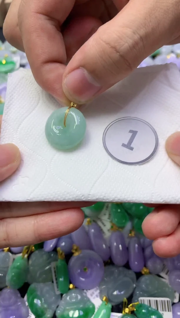 颈饰未镶嵌翡翠天然缅甸翡翠A货