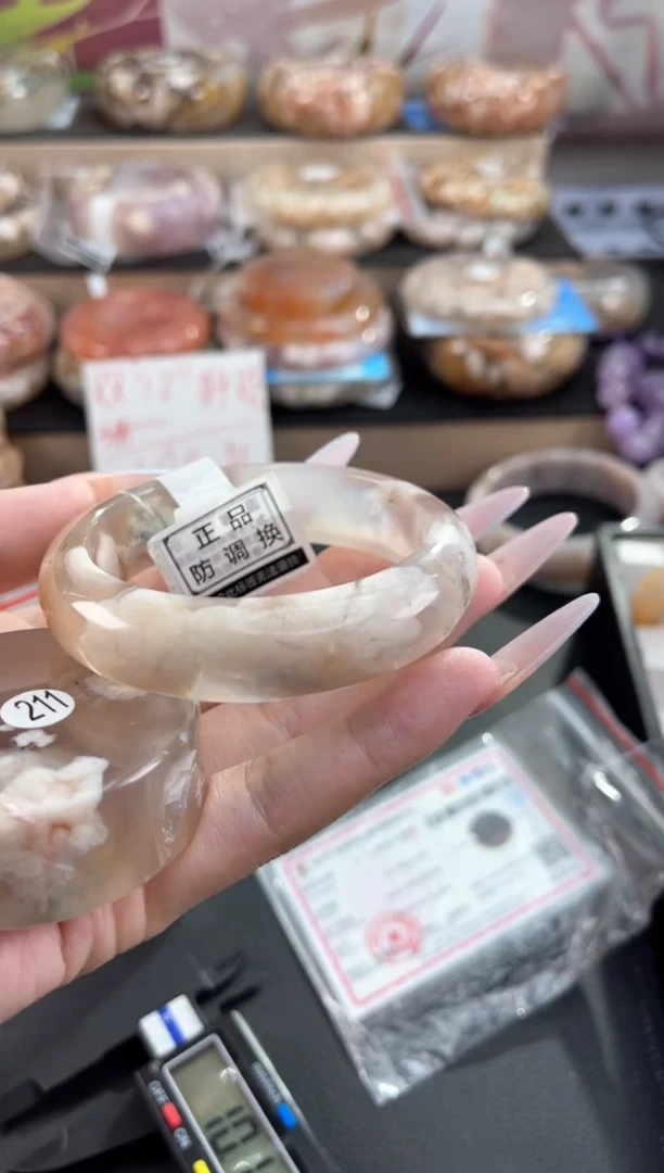 未镶嵌手镯石英质玉54