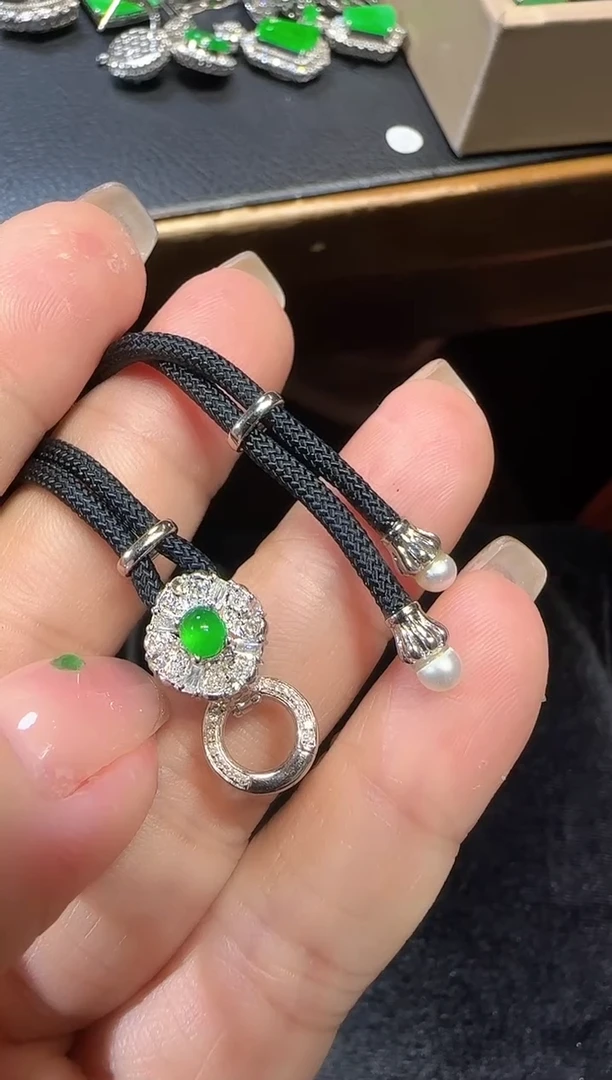 【闪购商品】翡翠戒指18K金镶嵌蛋面