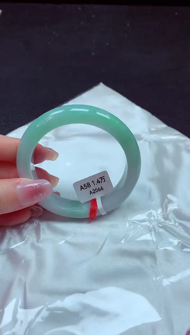 【闪购商品】翡翠手镯未镶嵌镯子58+