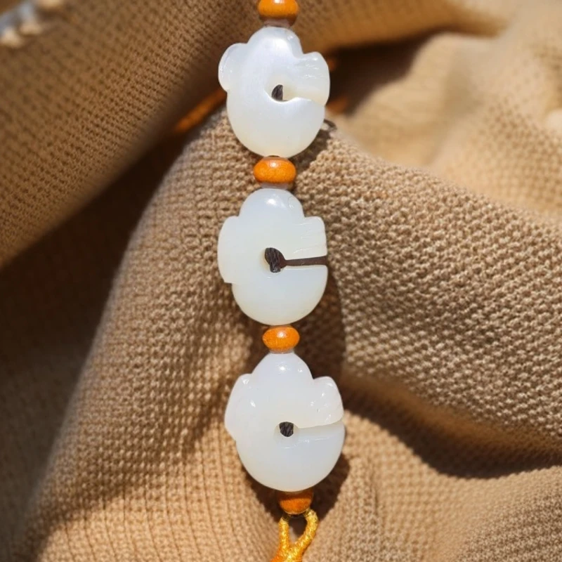 和田玉未镶嵌车挂