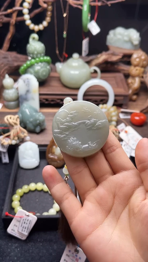 和田玉未镶嵌吊坠(不含链)且末青白山水牌 有小暗裂 9003587