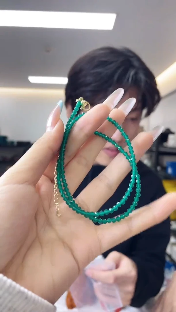 颈饰未镶嵌祖母绿（多样性发一件）