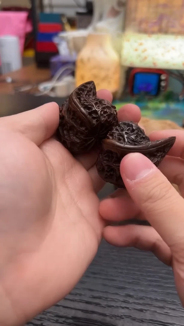 小叶紫檀元宝核桃一对