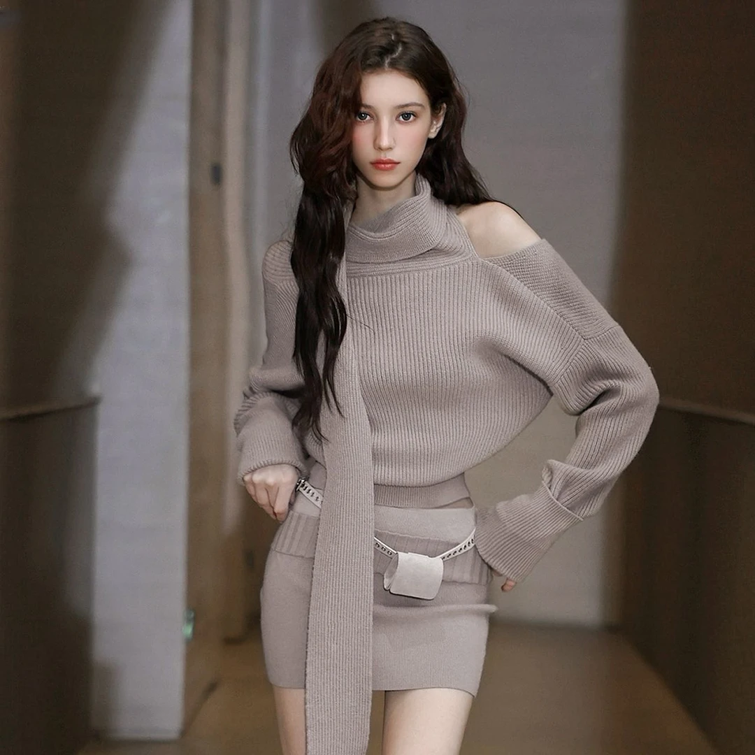 气质显瘦两面穿V领奶茶色针织带飘带围巾可露肩毛衣短裙套装女