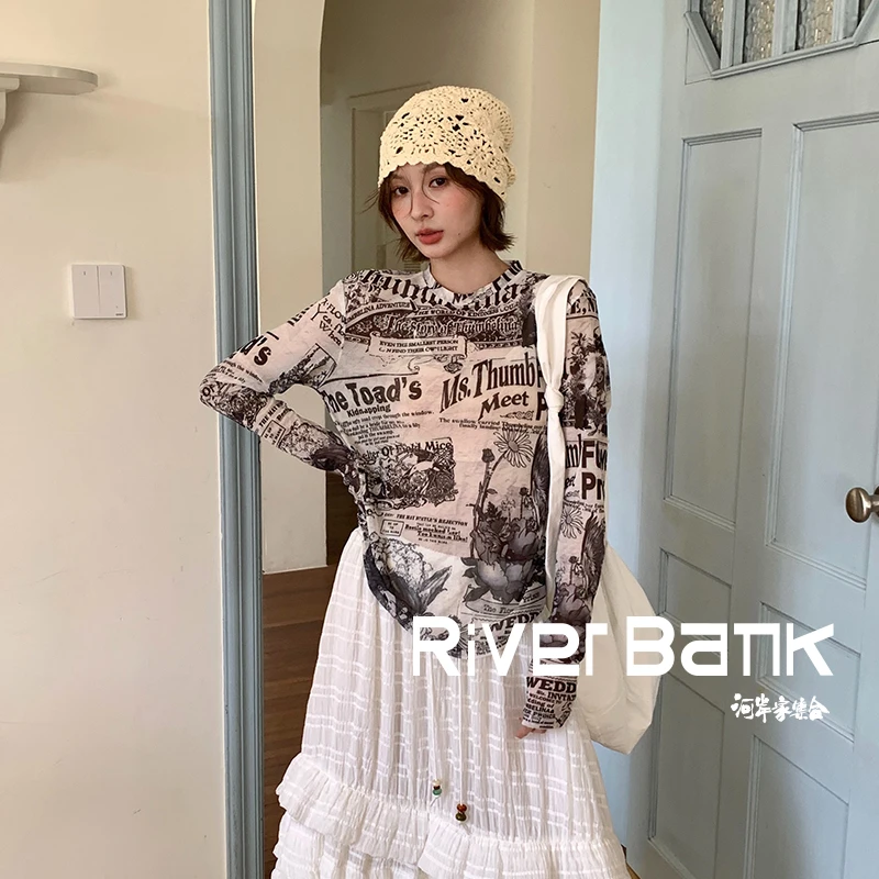 河岸家设计师YANAG拇指姑娘的世界报纸印花长袖T恤女25秋