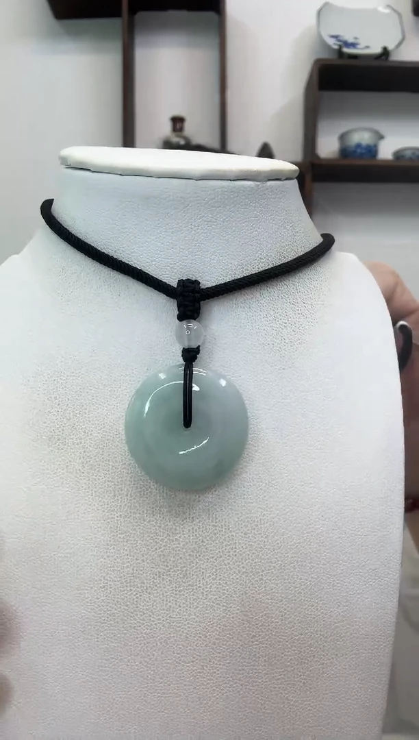 颈饰未镶嵌翡翠平安扣