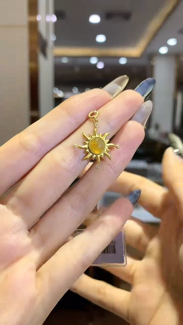 【闪购商品】翡翠吊坠(不含链)18K金镶嵌太阳翡翠吊坠