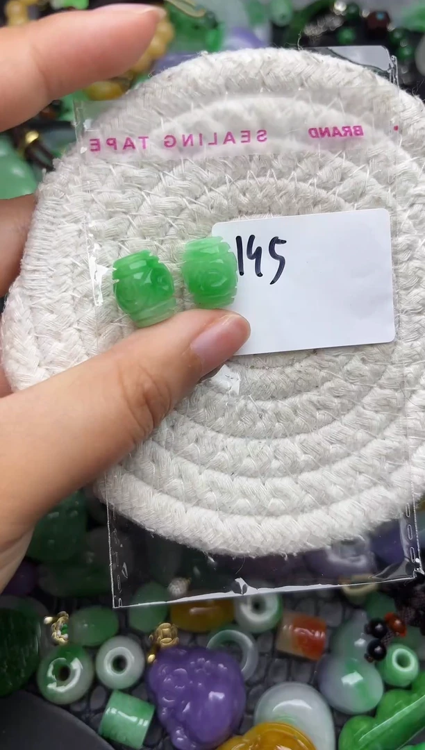 颈饰未镶嵌翡翠缅甸翡翠吊坠