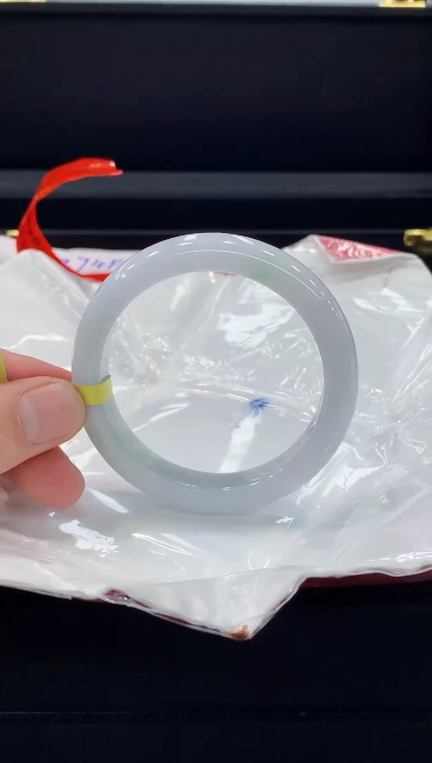 翡翠手镯未镶嵌手镯