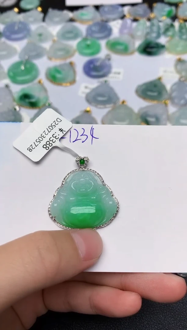 颈饰18K金镶嵌翡翠天然缅甸A货翡翠百元以上9元证书费自理