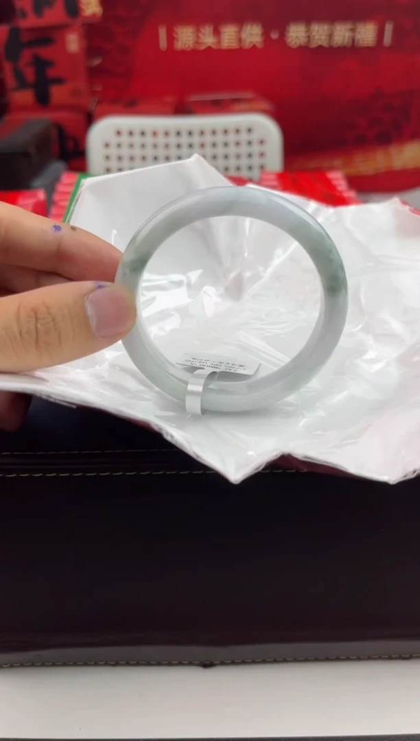 【闪购商品】翡翠手镯未镶嵌9翡翠手镯（微瑕）