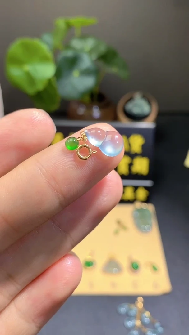 颈饰18K金镶嵌翡翠翡翠A货
