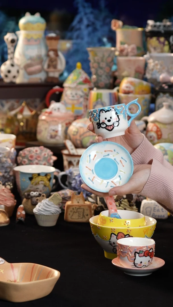 摆件陶景德镇釉下彩手绘设计师款陶瓷