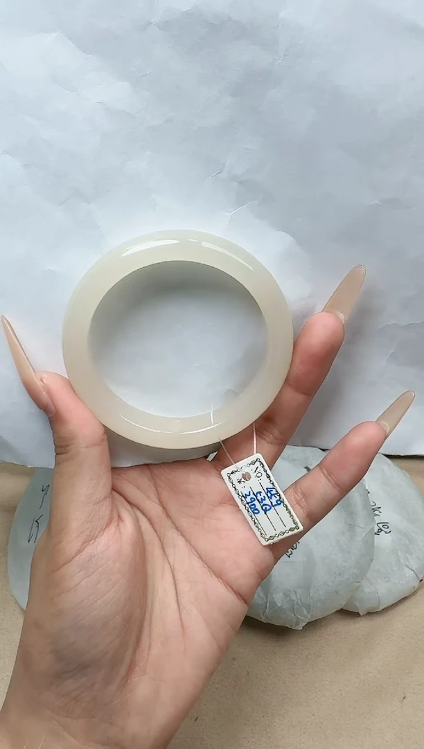 【闪购商品】和田玉手镯未镶嵌53圈口YY