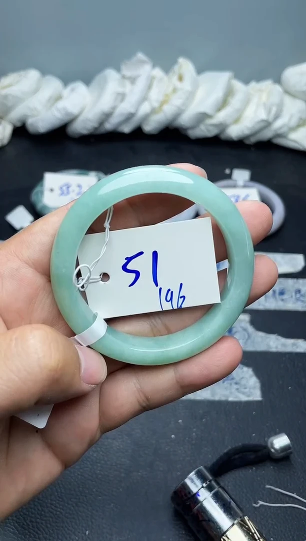 未镶嵌手镯翡翠196