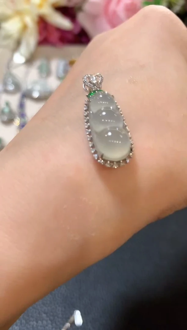 吊坠(不含链)18K金镶嵌翡翠z40