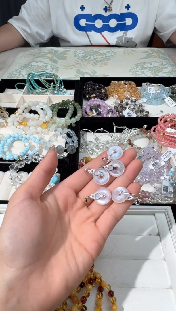 【闪购商品】手链银S925镶嵌长石E011蓝月平安扣吊坠