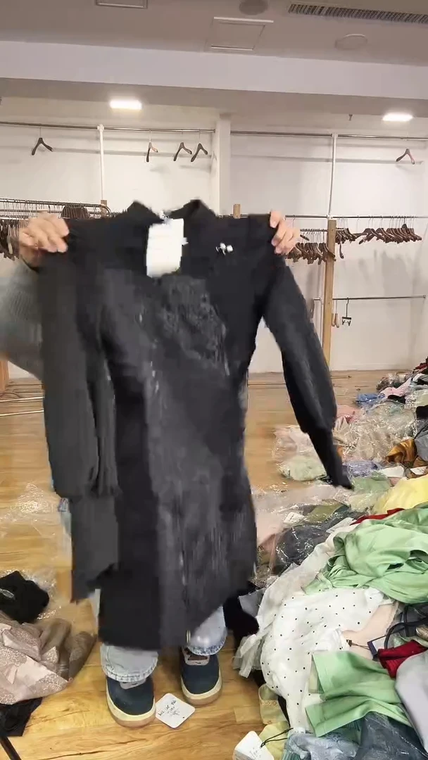 卫衣裙 S码         100斤