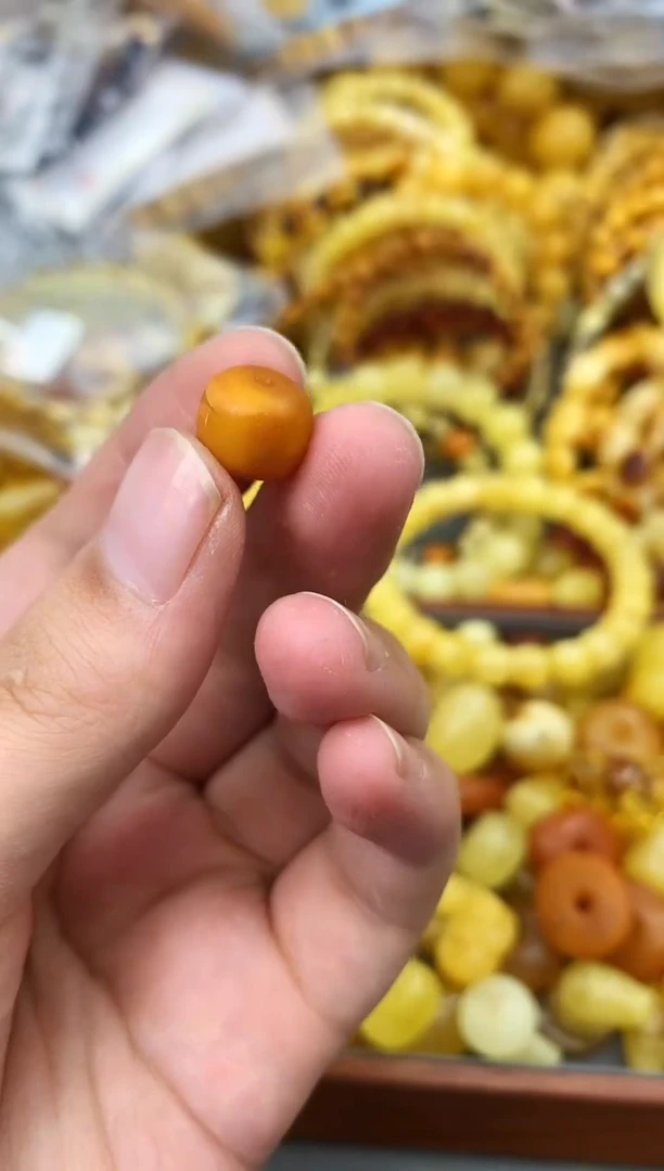 未镶嵌琥珀珠宝奇石172