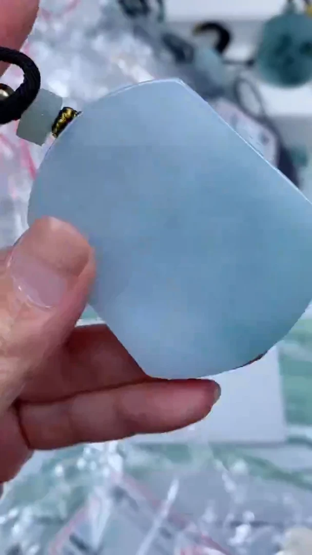 颈饰未镶嵌翡翠吊坠