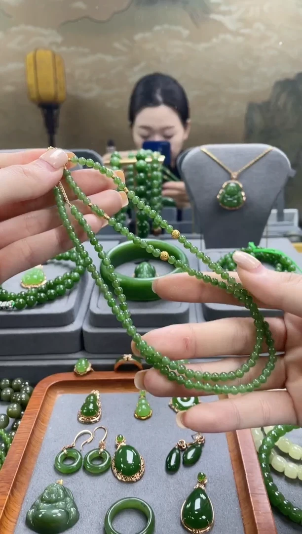 颈饰银S925镀金镶嵌和田玉颈饰 银S925镀金镶嵌 和田玉