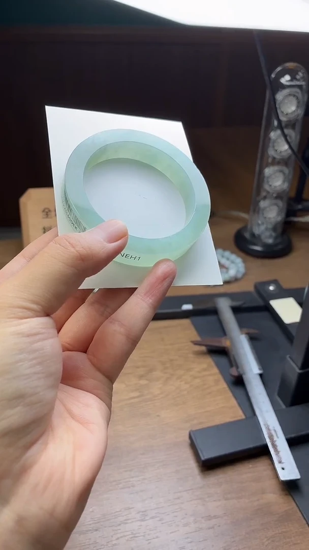 未镶嵌手镯定制翡翠尕**多定制