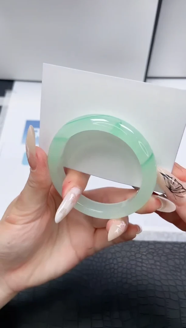 【闪购商品】石英质玉手镯未镶嵌268-55