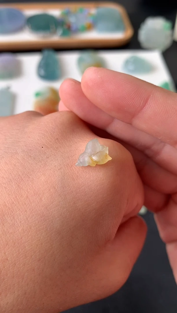 未镶嵌定制翡翠翡翠