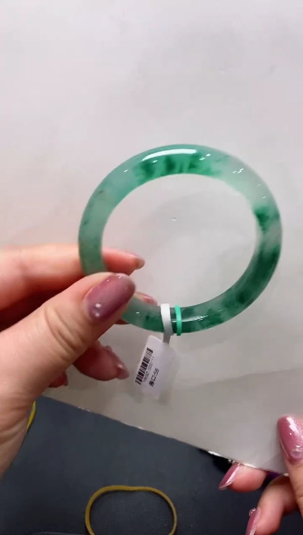 【闪购商品】石英质玉手镯未镶嵌非洲翠（独龙玉）66
