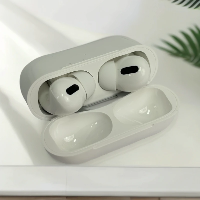 白色无线运动通勤蓝牙耳机