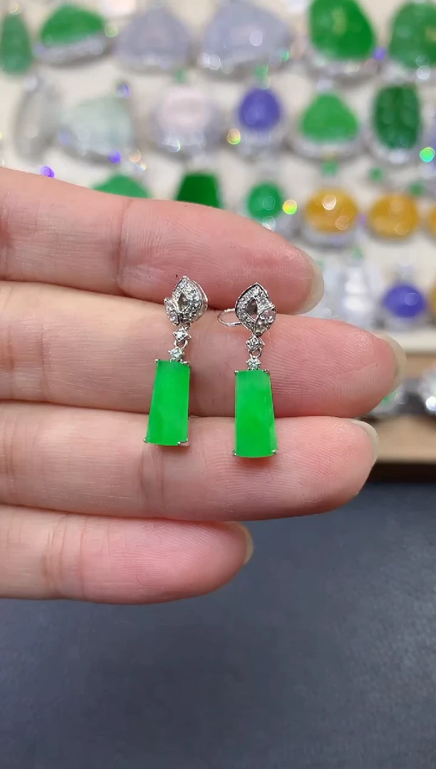 18K金镶嵌翡翠耳饰C5