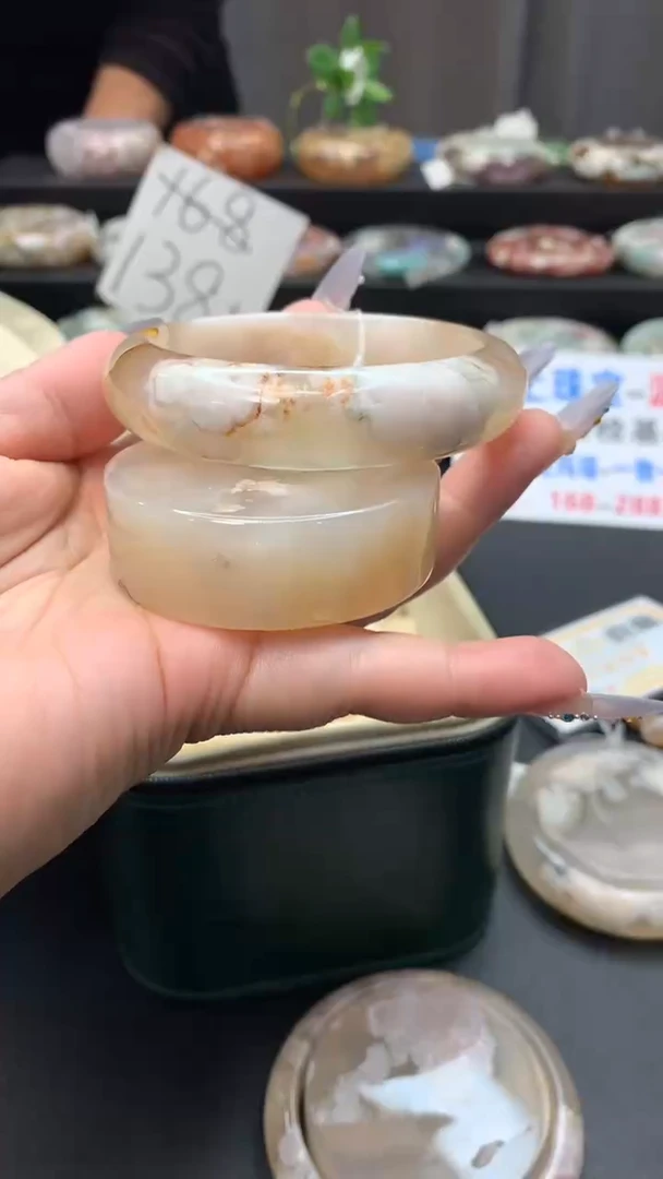 未镶嵌手镯石英质玉（59圈口）赠送镯心