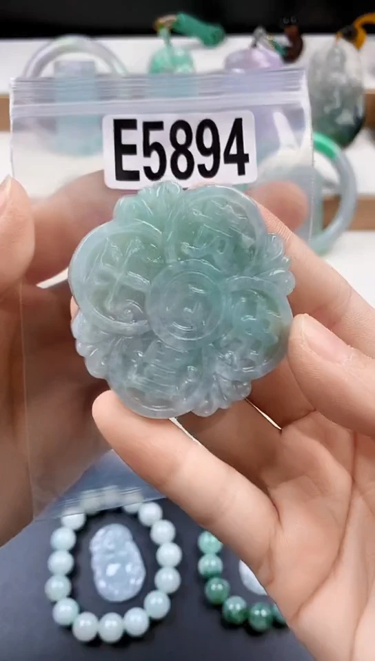 颈饰未镶嵌翡翠天然翡翠吊坠挂件