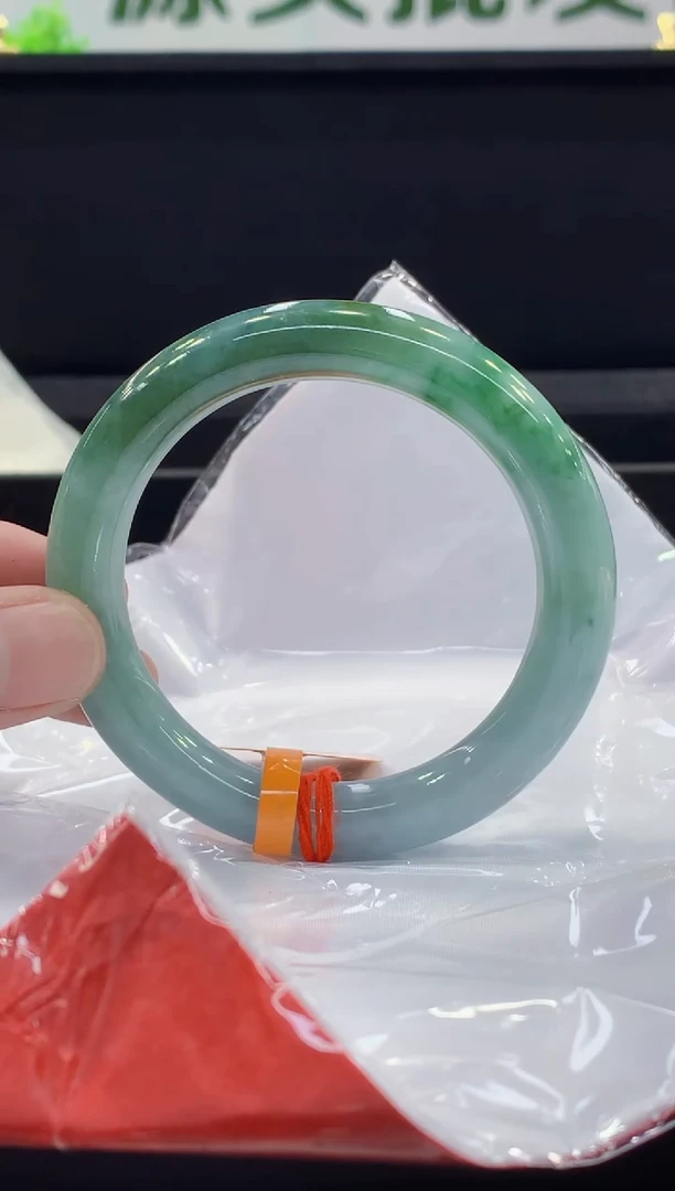 未镶嵌手镯翡翠翡翠手镯