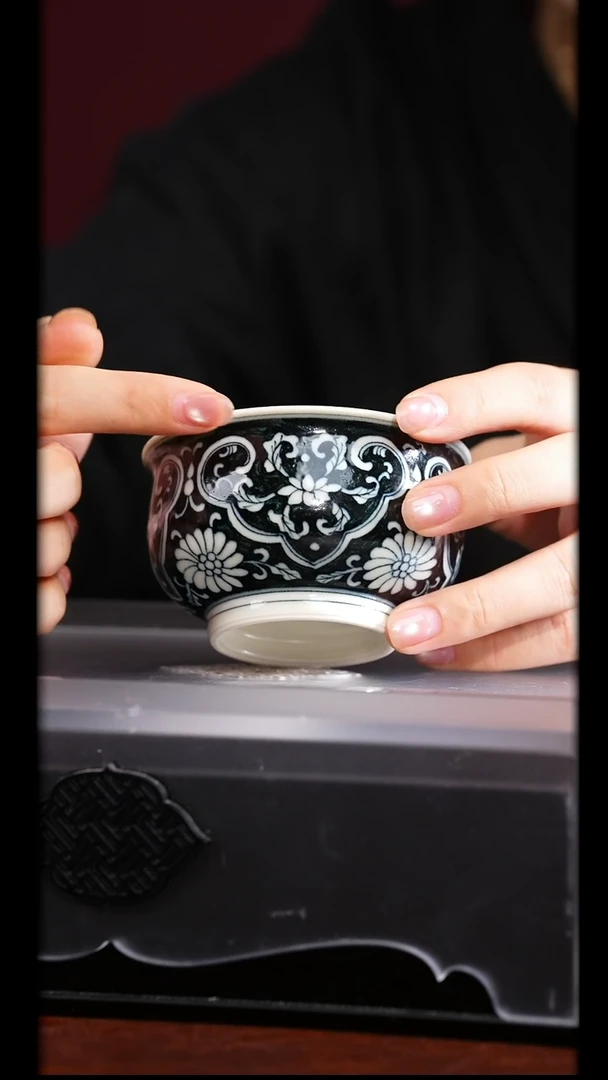 立勤堂丨二号釉青花蓝底如意杯