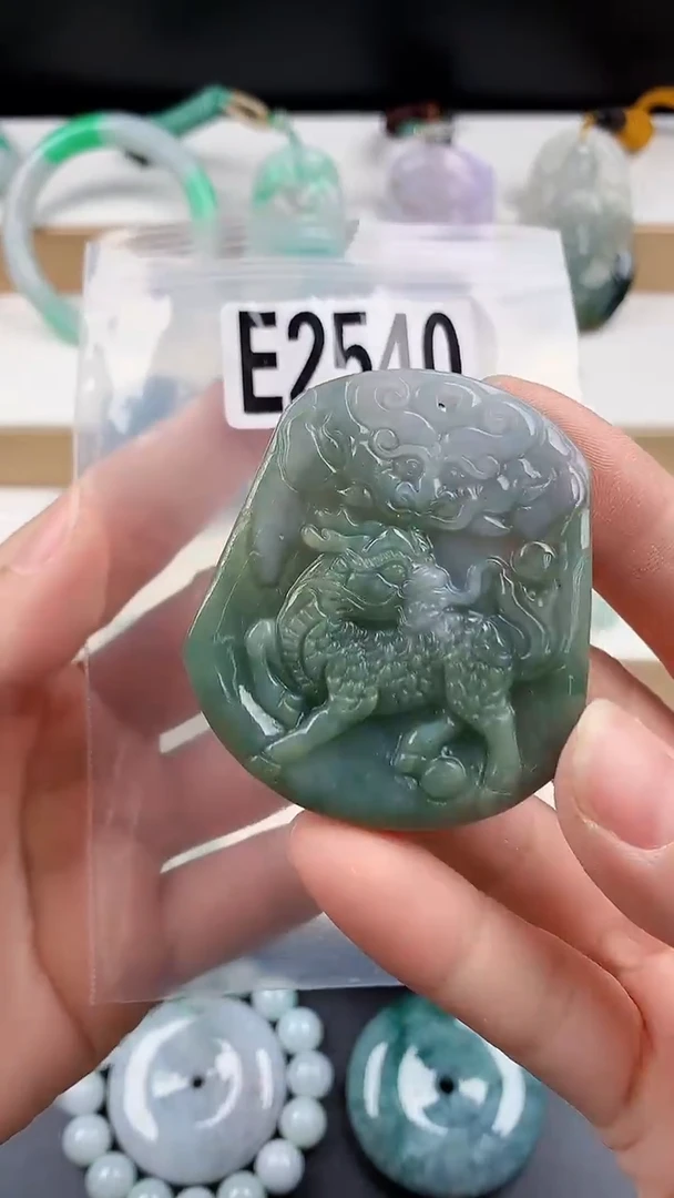 颈饰未镶嵌翡翠天然翡翠吊坠挂件