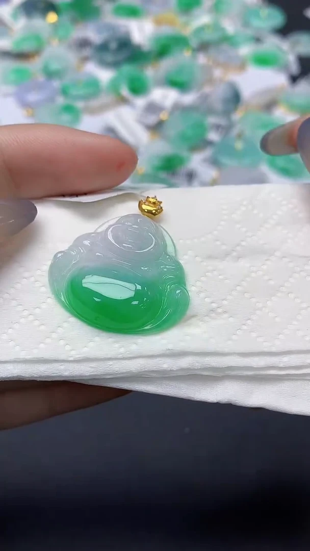 翡翠18K金镶嵌颈饰天然缅甸a货翡翠