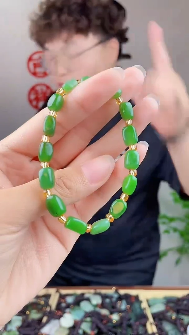 和田玉未镶嵌挂件多样性发货，拍一发一