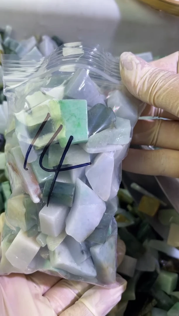 【闪购商品】翡翠颈饰未镶嵌天然翡翠中号500克14