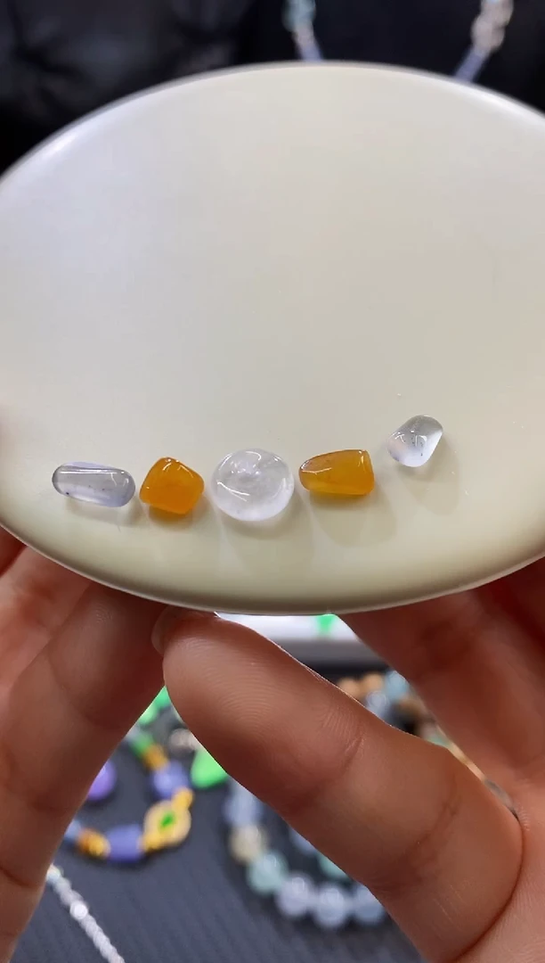 翡翠挂件未镶嵌特价随型一组