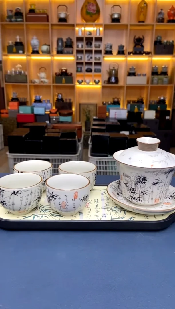 【闪购商品】撤柜高货，价格随便开@@ZH1955