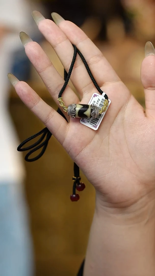 未镶嵌颈饰玛瑙/玉髓（覆膜）Q33694多样性发其一