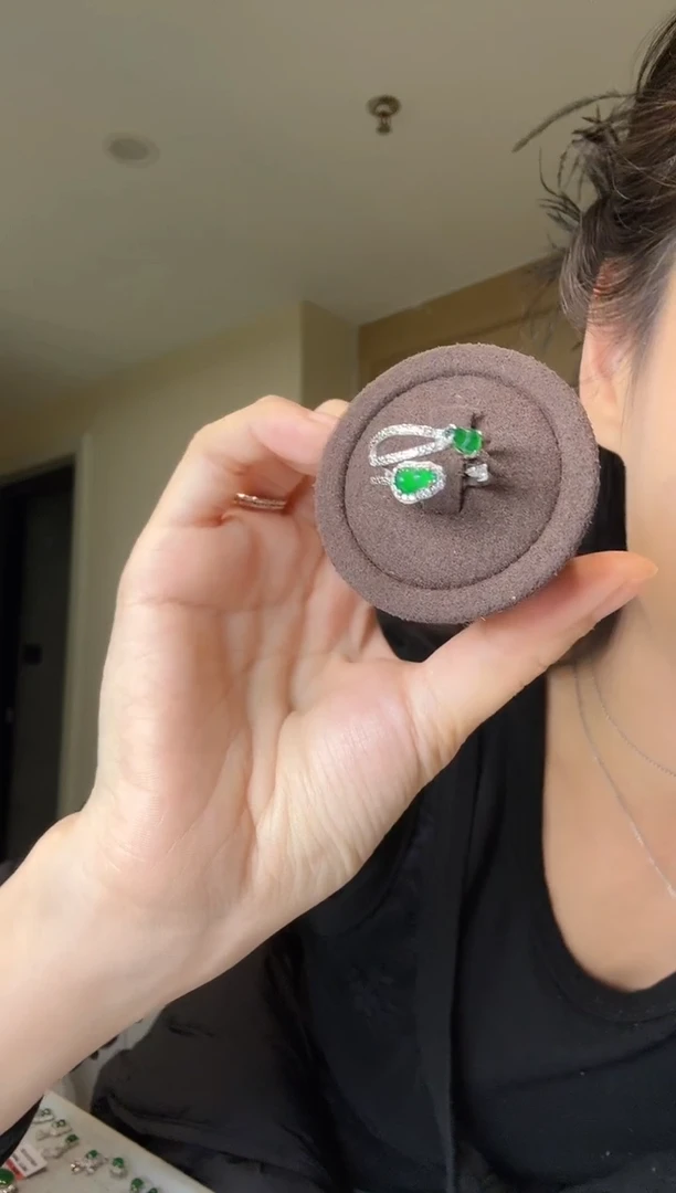 【闪购商品】翡翠戒指银S925镶嵌双葫芦戒指