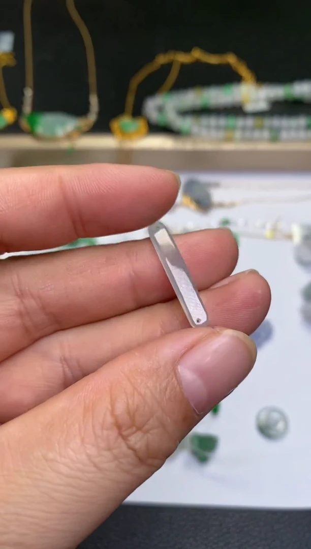 颈饰未镶嵌翡翠净货40724